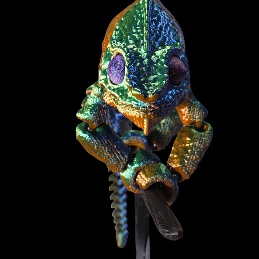 20250409_195209-Photoroom.jpg Panther Chameleon - Articulated Lizard with Tree Stand