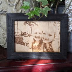 PXL_20210516_135015381.MP.jpg Picture frame 90x130 with a wood texture