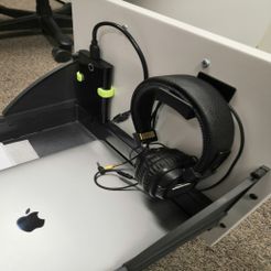 IMG_20191008_162922.jpg Free 3D file Headphone office hanger・Design to download and 3D print