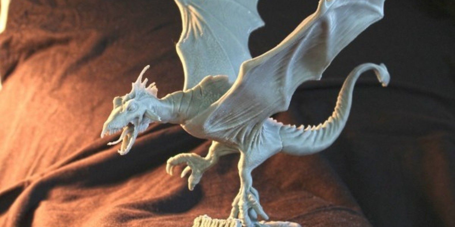 An incredible 3D printed dragon by Milos Tutus