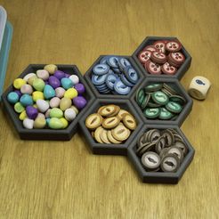 49E315F7-5E7D-4458-85CA-927015D0DB93.jpeg Magnetic hexagon boardgame trays