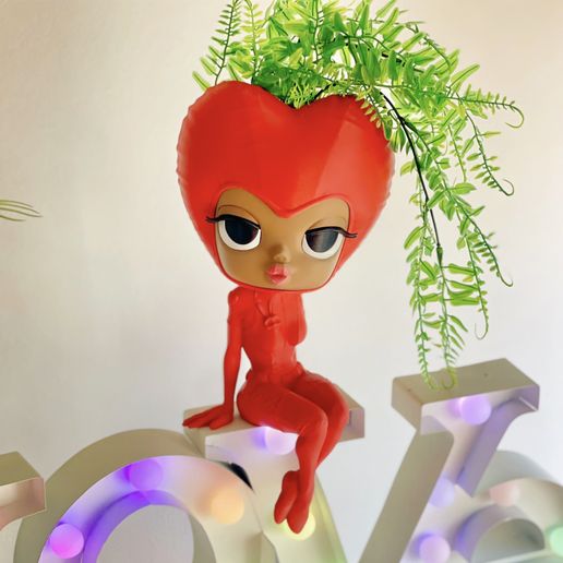 Miss Valentine – Heart Planter