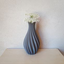 20220724_191950.jpg Stylish vase