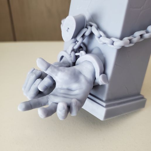 Houdini_hands.jpg Houdini bust