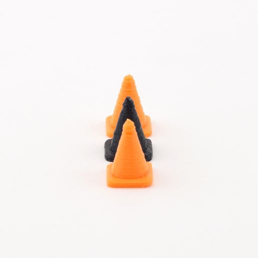 f434db69207f9e8067b8fb7ef7f55044_1449188679349_11.24.15-product-shoot-043.jpg Cône de circulation minuscule