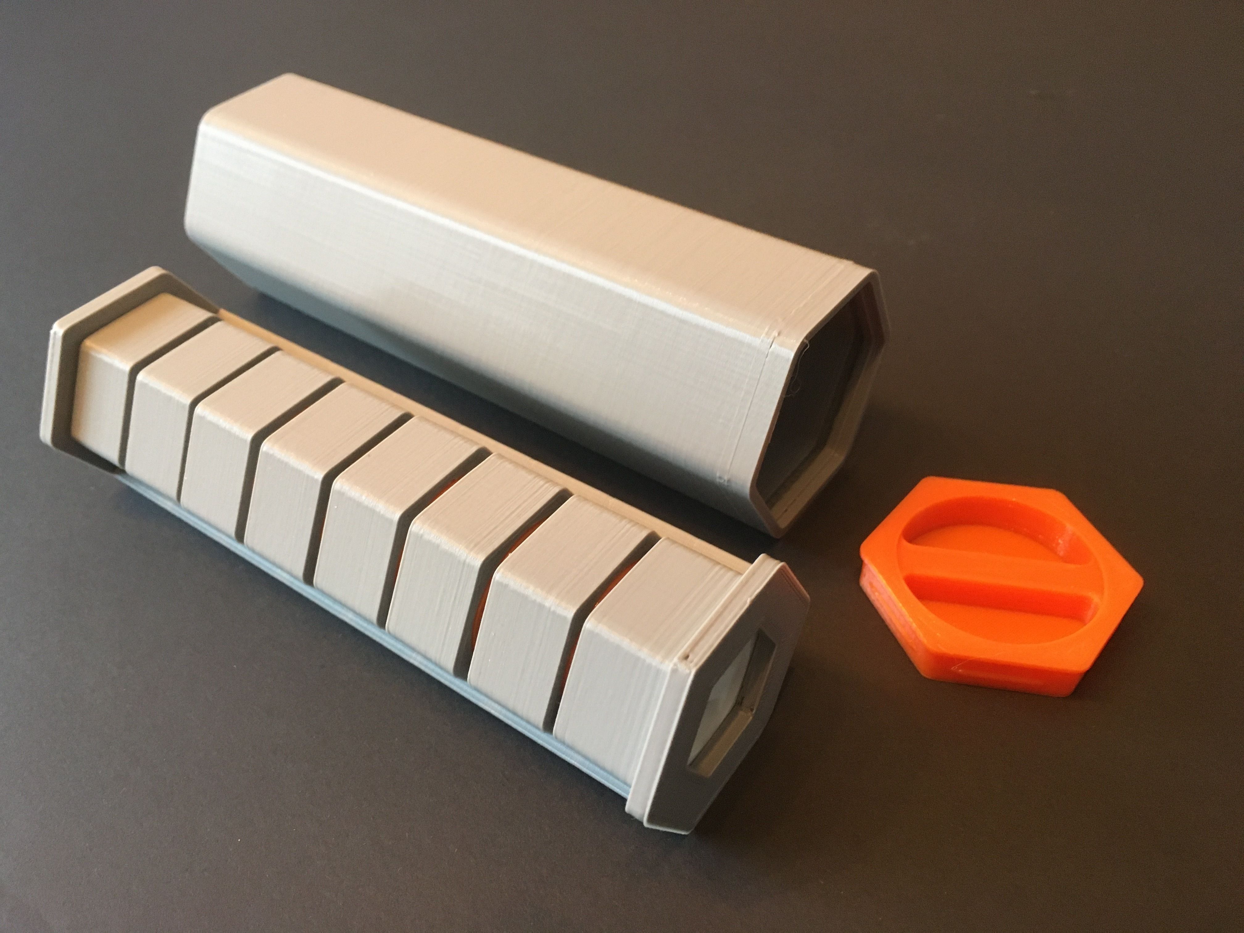 IMG-3582.JPG STL file HexaPill - Modular pillbox / pill dispenser・3D print object to download, yozz