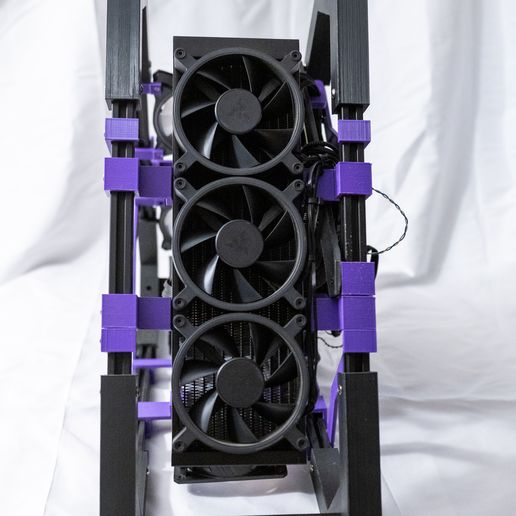 ProduitsPascal2-14.jpg Triangular computer case