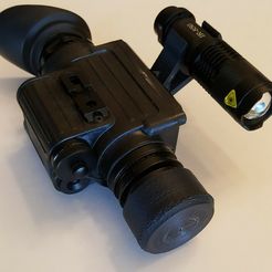 20180512_134008-picsay.jpg Archivo 3D gratis Soporte para linterna Armasight Spark Core・Plan para descargar y imprimir en 3D