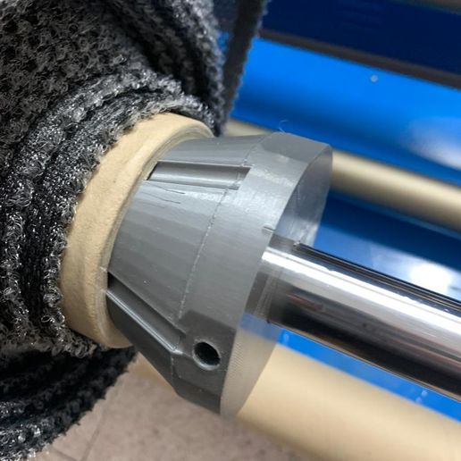 STL file Fabric roll support and centering 🪡 ・Model to download and 3D ...