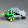 blob-lab-gecko10.jpg Blob Gecko - Magnetic Flexi Fidget Art Toy with Rock