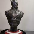 Busto del Capitán América (fan art), syntonia