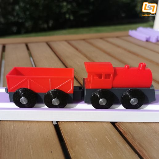 image-10.jpg Ikea / Brio compatible train