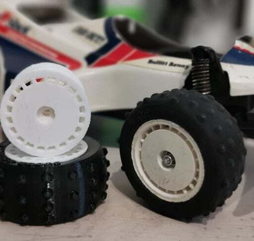 157299640_10165073557535473_2853638071198825269_o.jpg Tamiya Thunder Shot 46001 - Tire