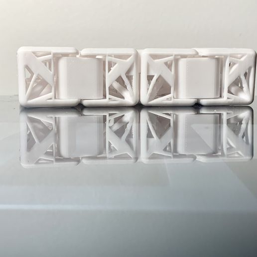 IMG_8273.jpeg Infinity cube - removal of triangles (print in place)