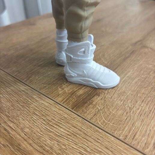 WhatsApp-Image-2025-03-05-at-17.17.12.jpeg Nike Air Mag for Bugs Bunny