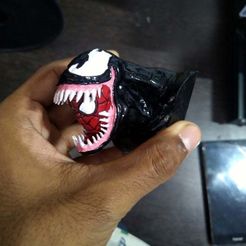IMG_20201021_084628.jpg Free STL file Marvel Venom Spiderman Bust・3D printing model to download