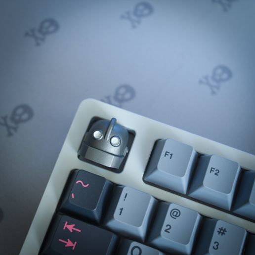 IMG_7171.jpg Iron Giant Keycap