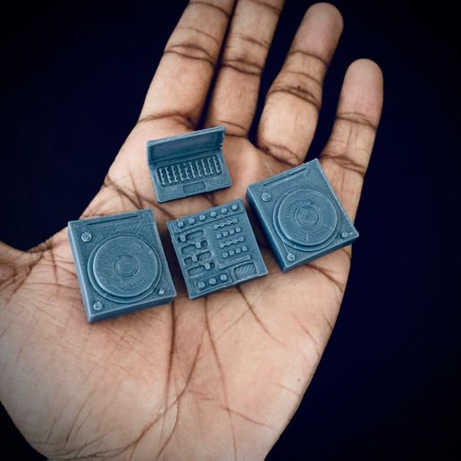 WhatsApp-Image-2025-02-13-at-2.30.59-PM-1.jpeg Musical Instruments for 3.75" & 6" Figure Diorama (1:18 & 1:12 scales)