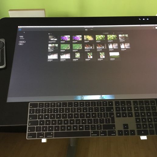 IMG_0435.jpg Cintiq 27QHD bottom keyboard stand