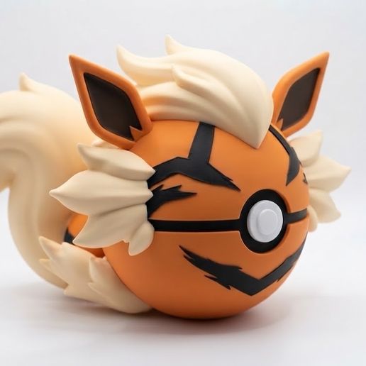 Arcanine Poké Ball – 3D Model Description