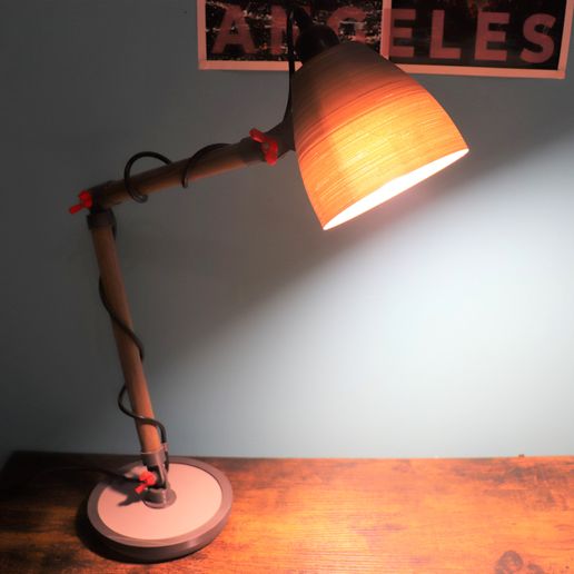 Desk lamp