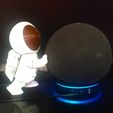 20221124_164737.jpg Suporte Alexa Echo Dot 4a e 5a Geração O Astronauta e sua Lua