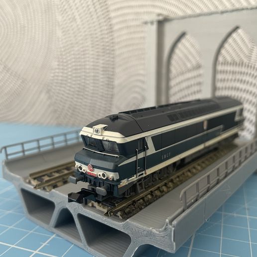 N - HO: Segmented bridges with guardrails (1- and 2-lane)