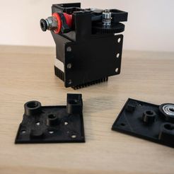 DSC_0239.jpg Free 3D file Titan Extruder - plastic cover (w/ multiple bearing options)・3D printable object to download