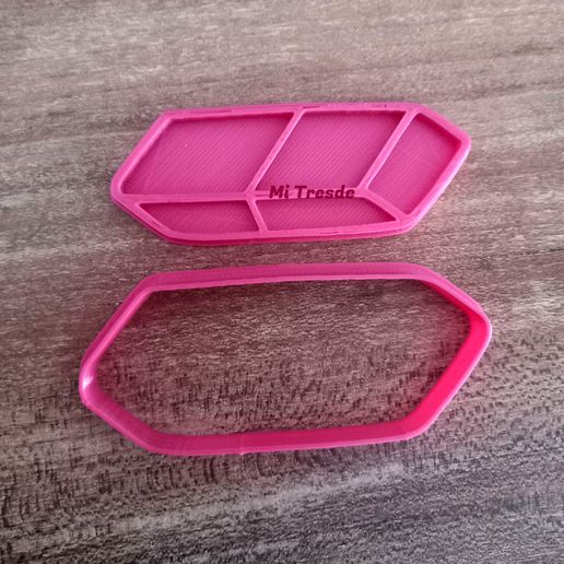 goma-foto.jpg Cutting eraser and marker