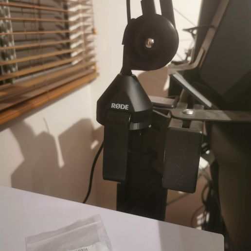 IMG_20230407_223121.jpg Rode Boom microphone mount for 8020 Sim Rig