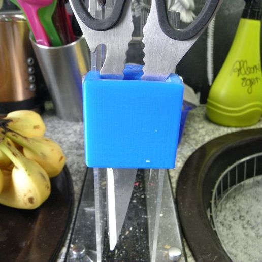 Scissor holder for knife holder