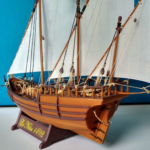 Image030.jpg Columbus caravel Nina (1492)
