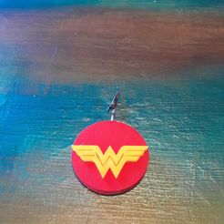 WonderwomanClip.jpg 3D file Wonder Woman Clip・3D printing model to download