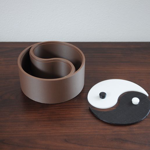 DSC_0054.JPG Yin-Yang Box