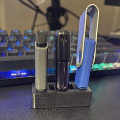 IMG-2142.jpg STL file 3-5 USB Drive Desk Holder・3D printable model to download