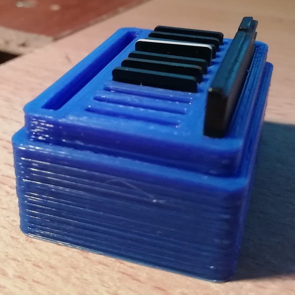 Free STL file uSDSD card holder・3D print design to download・Cults