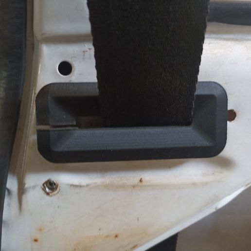 IMG_20250508_113546.jpg Opel ascona b back seatbelt plastic cover