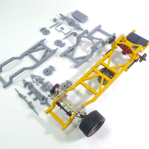 WhatsApp-Image-2024-09-20-at-13.20.58.jpeg 66 CHEVY FLEETSIDE FRAME FOR 1/25 REVELL MODEL KIT.