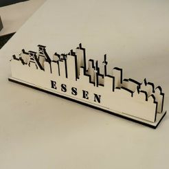 20230921_160804.jpg SKYLINE ESSEN MIT STAND UND LICHT