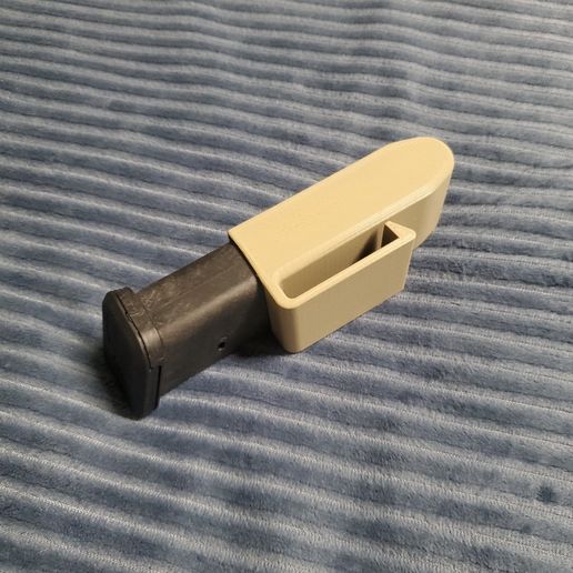 Holster for 9mm Glock magazines