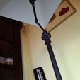 lamparapie.jpg Floor lamp drink holder / Sujeta Suvasos para lámpara de pie