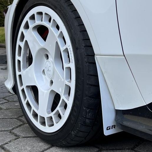 IMG_2546.JPG Aletas de barro *Street* - Toyota GR Yaris