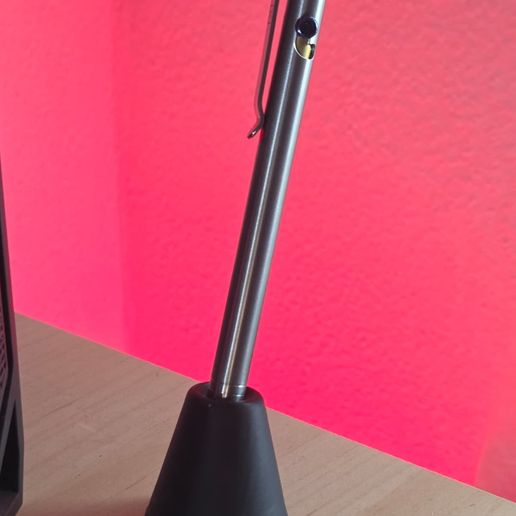 Pen Holder with weight, Big idea design ,Slim bolt action pen - 3D model önizlemesi