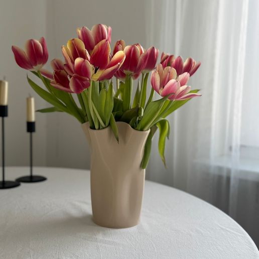 Tulip vase