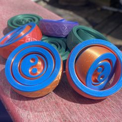 IMG_7838.jpg YinSpin 1, the Yin-Yang gyro fidget spinner with sine wave grip