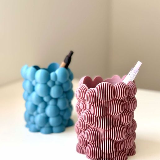 script-generated-bubbly-pen-holder.jpg Portabolígrafos burbujeante