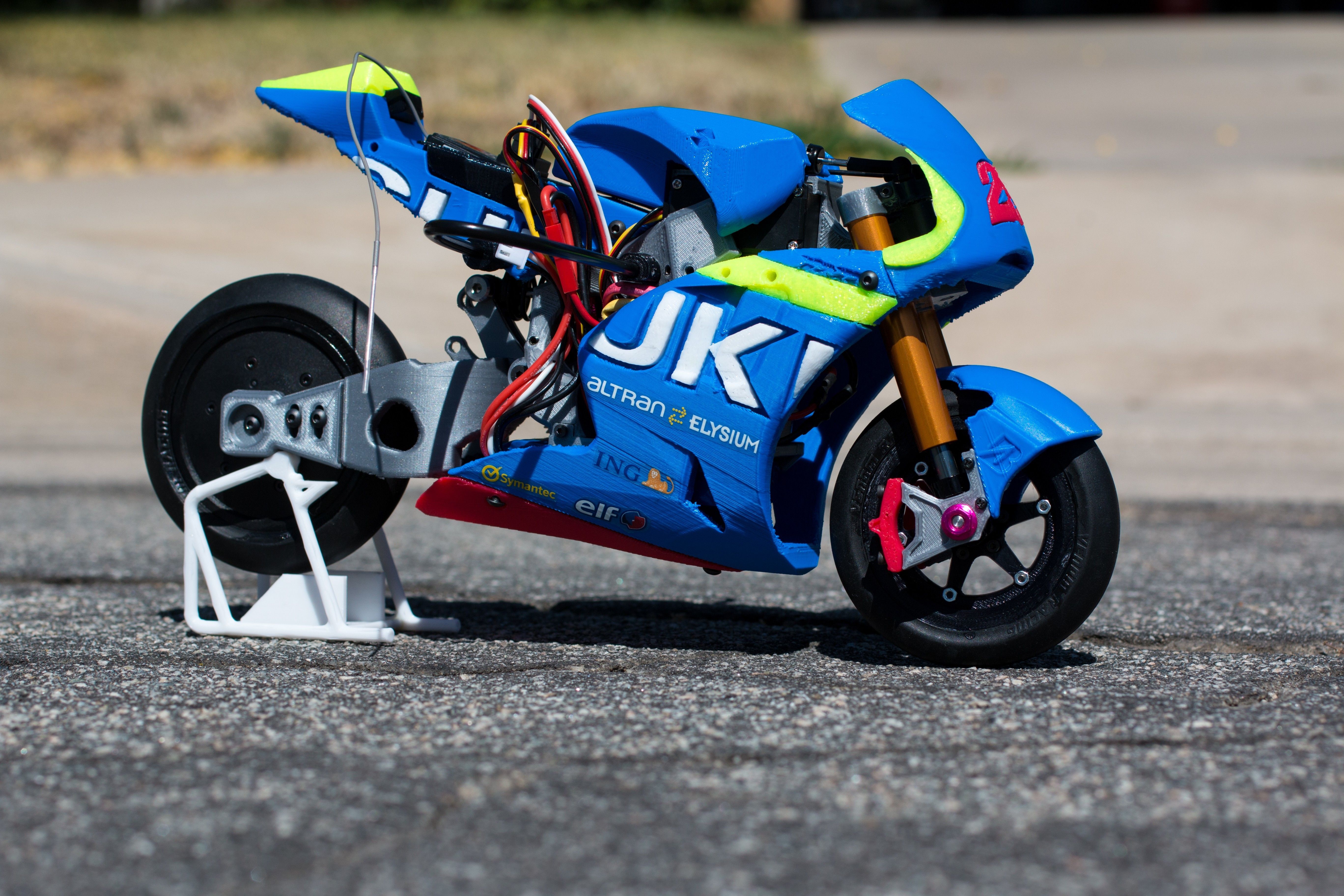 _MG_1488.jpg Download free STL file 2016 Suzuki GSX-RR 1:8 Racing RC MotoGP Version 2 • 3D printable template, brett