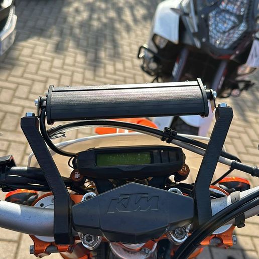 487780399_4054423174814502_3281463877910500629_n.jpg Motorcycle handlebar auxiliary LED brackets