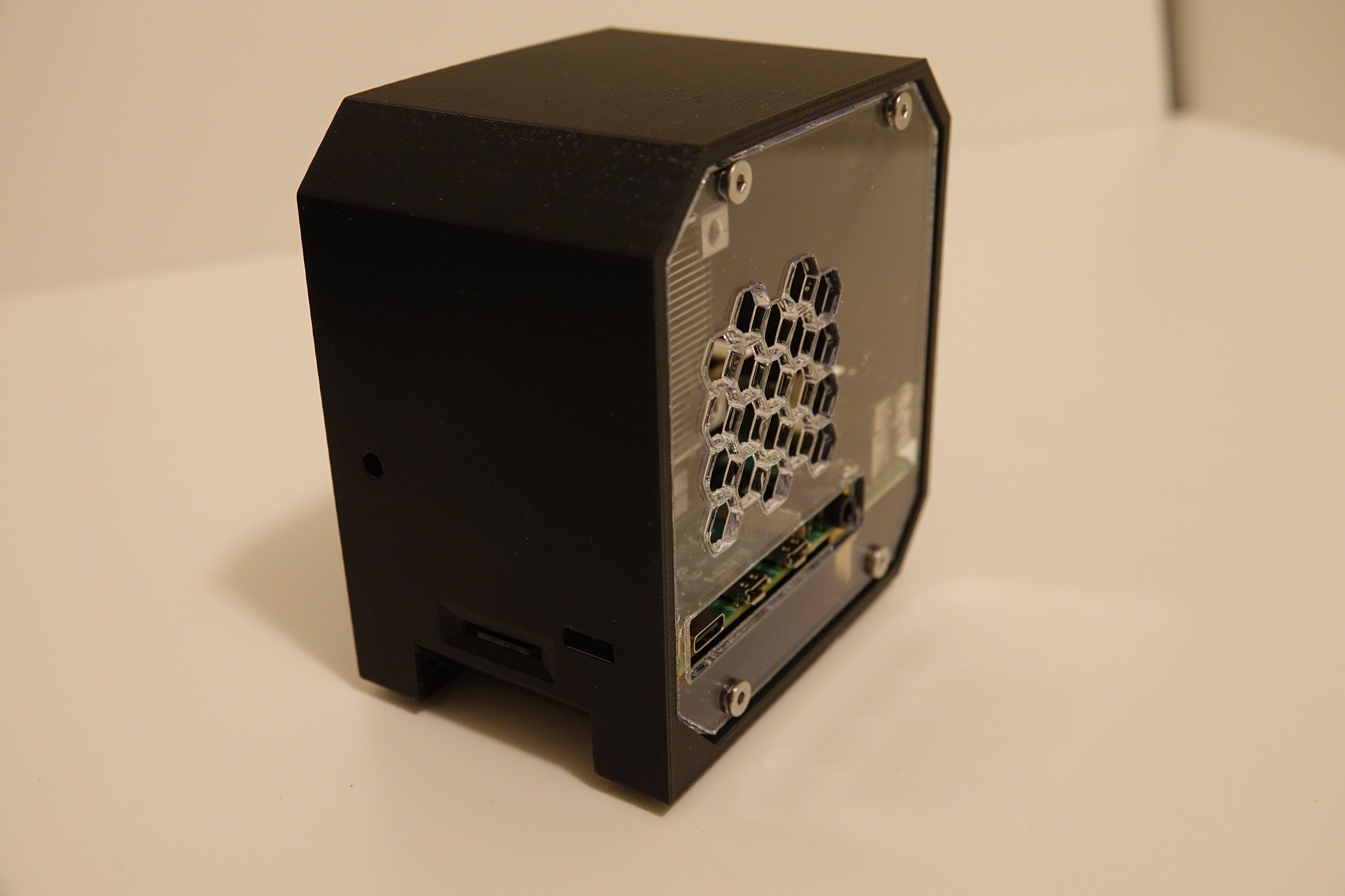STL file Case Raspberry 4B・3D print design to download・Cults