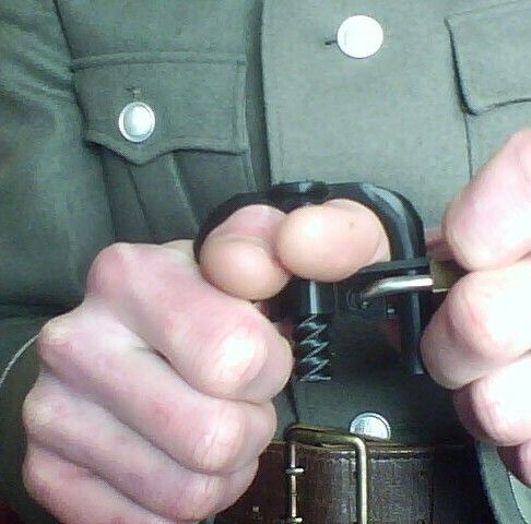 make_2.jpg Thumbs up